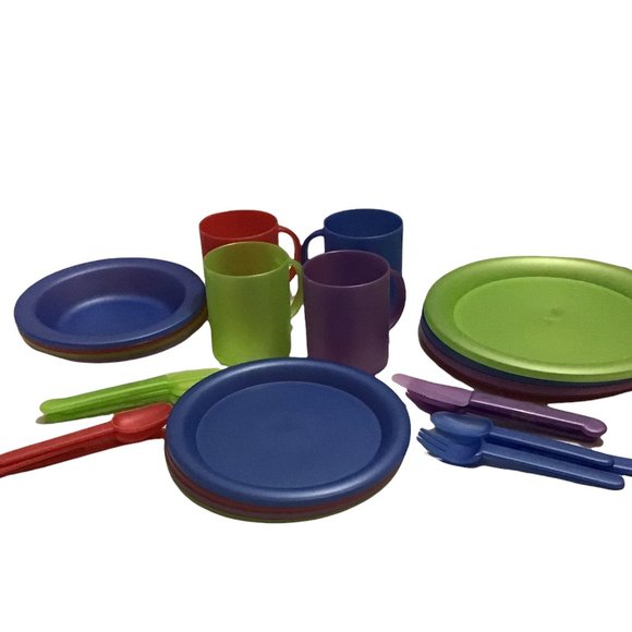 Vintage Packerware Plastic Service for 4 Dinner Plates bowls mugs utensils 28pc - Picture 2 of 7